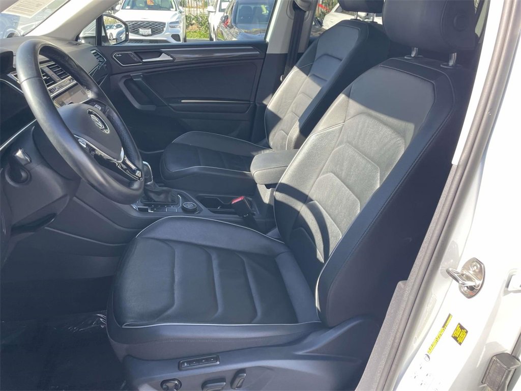 Used 2019 Volkswagen Tiguan SEL Premium image 18