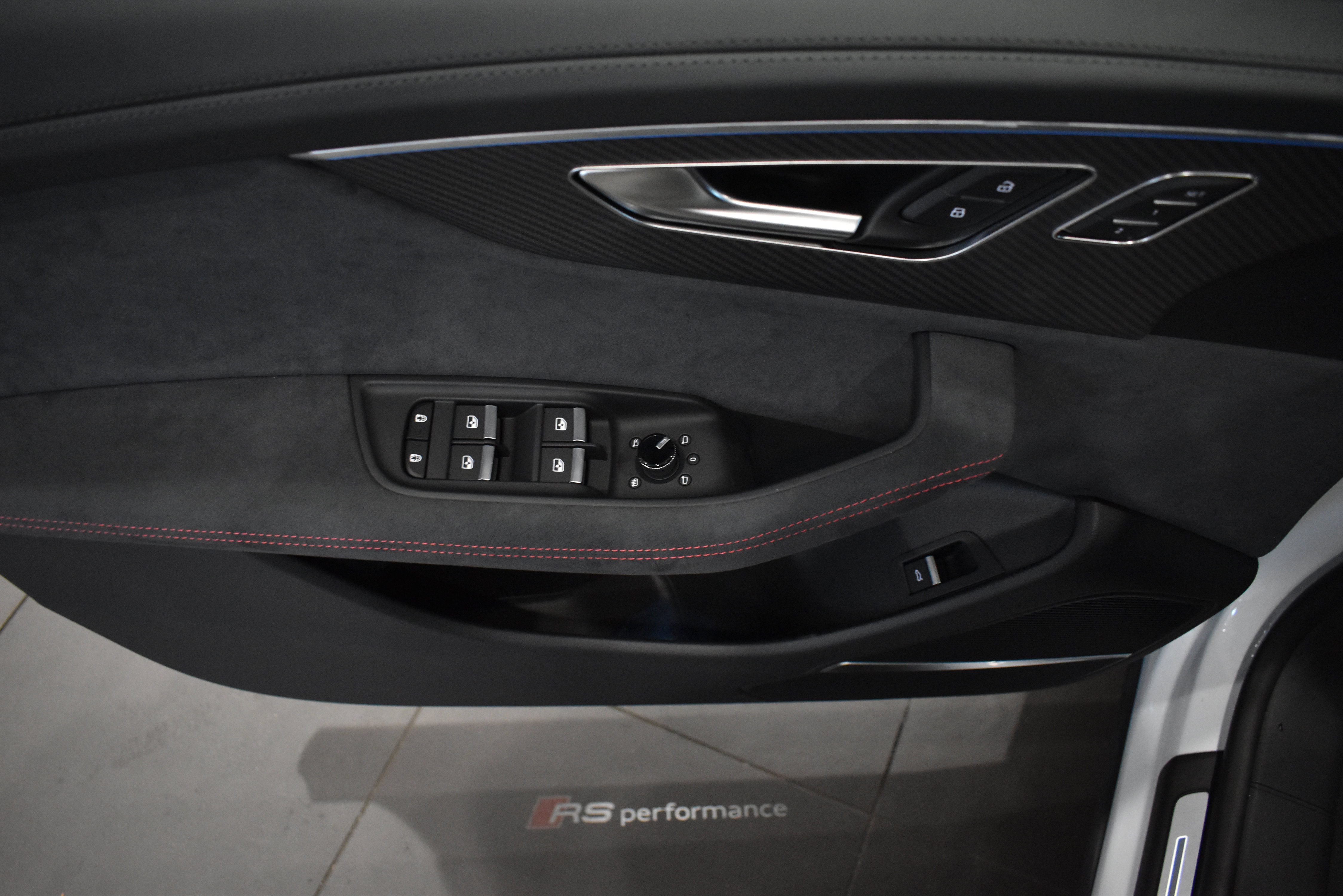 New 2026 Audi RS Q8 performance image 39