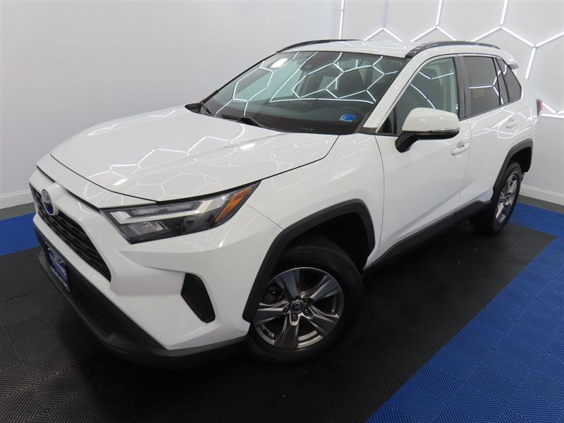 Used 2022 Toyota RAV4 XLE FWD image 4