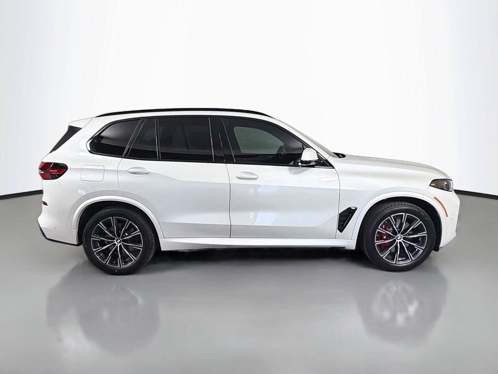 New 2026 BMW X5 sDrive40i w/ M Sport Package RWD image 4