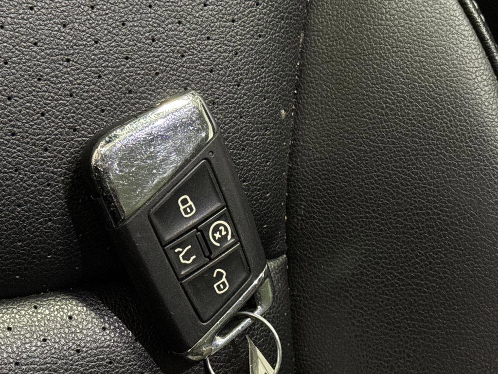 Used 2022 Volkswagen Atlas SE w/ Panoramic Sunroof Package image 26