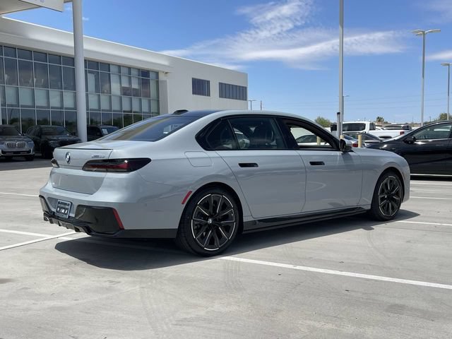 Used 2025 BMW i7 xDrive60 AWD/4WD image 6