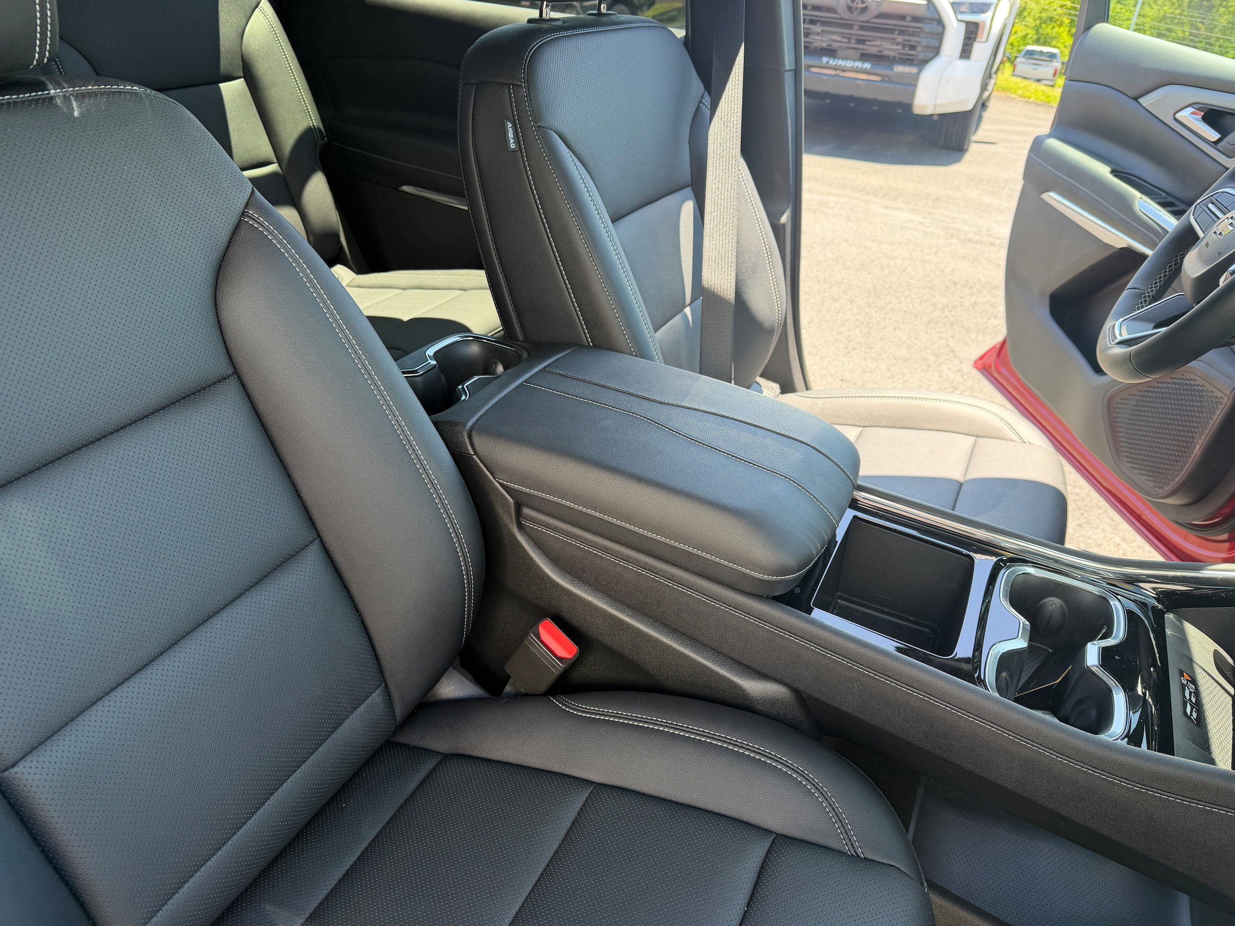Used 2026 Chevrolet Traverse LT w/ Driver Confidence Package AWD/4WD image 22