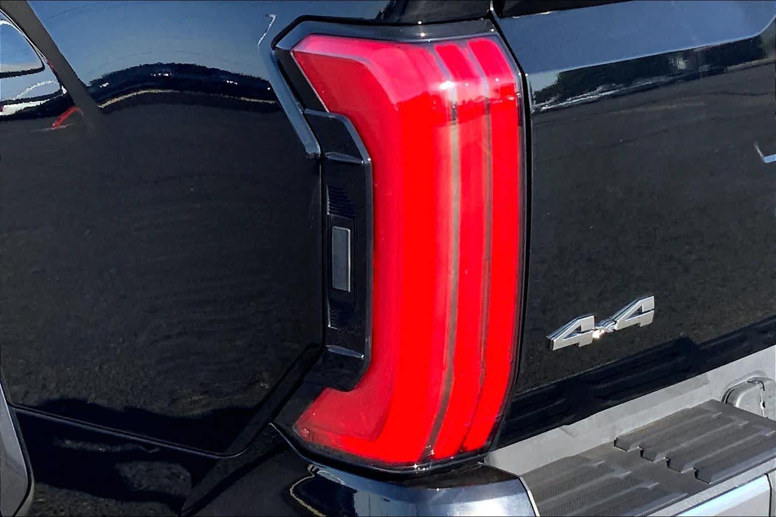 Used 2023 Toyota Tundra Limited AWD/4WD image 29