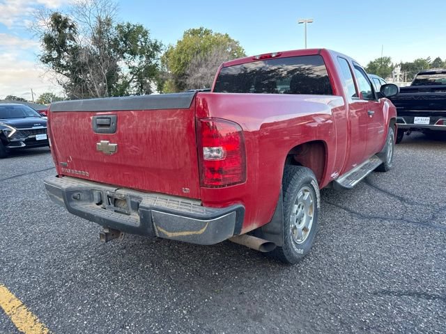 Used 2011 Chevrolet Silverado 1500 LT w/ All-Star Edition AWD/4WD image 4