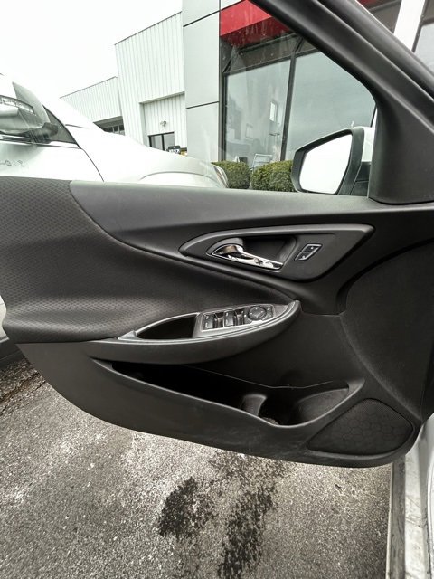 Used 2017 Chevrolet Malibu LT image 5