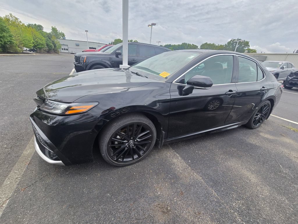 Used 2023 Toyota Camry XSE w/ Cold Weather Package FWD image 6