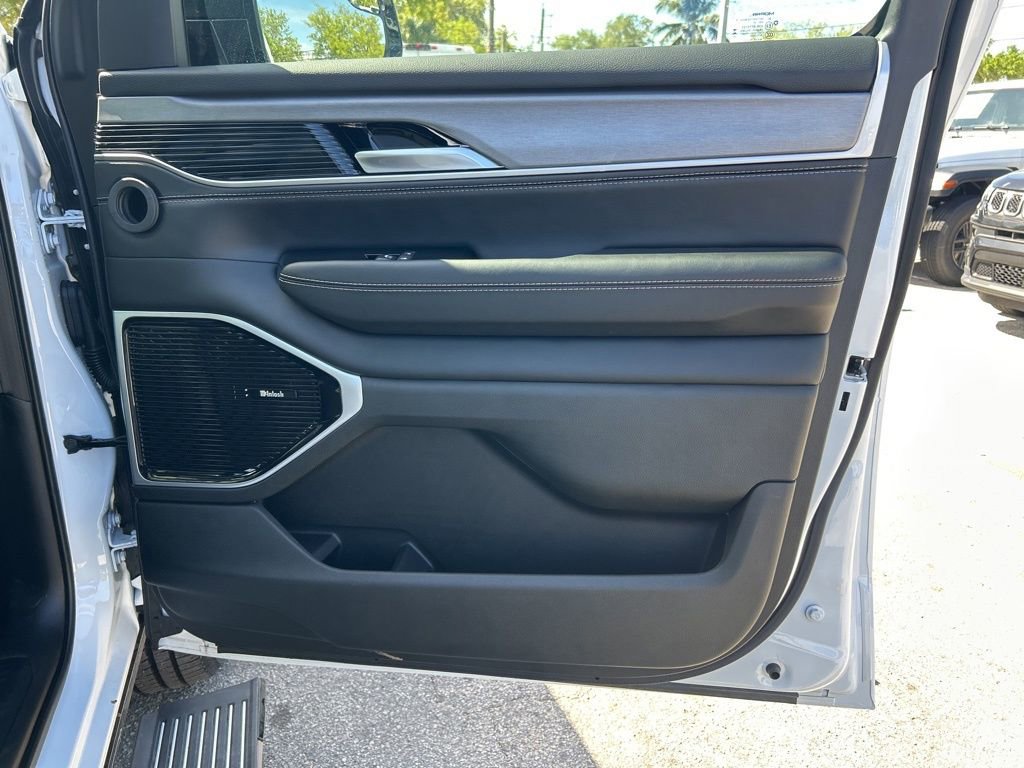 New 2026 Jeep Grand Wagoneer L Limited w/ Premium Group II image 28