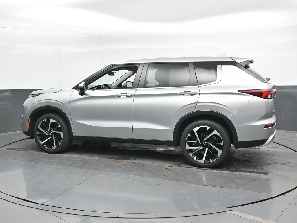 Used 2024 Mitsubishi Outlander SE AWD/4WD image 10