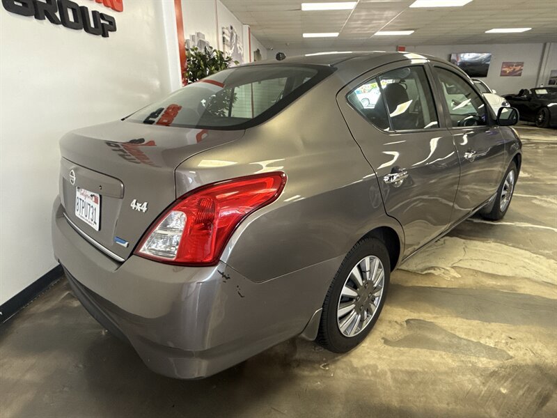 Used 2012 Nissan Versa SV w/ Convenience Pkg FWD image 4