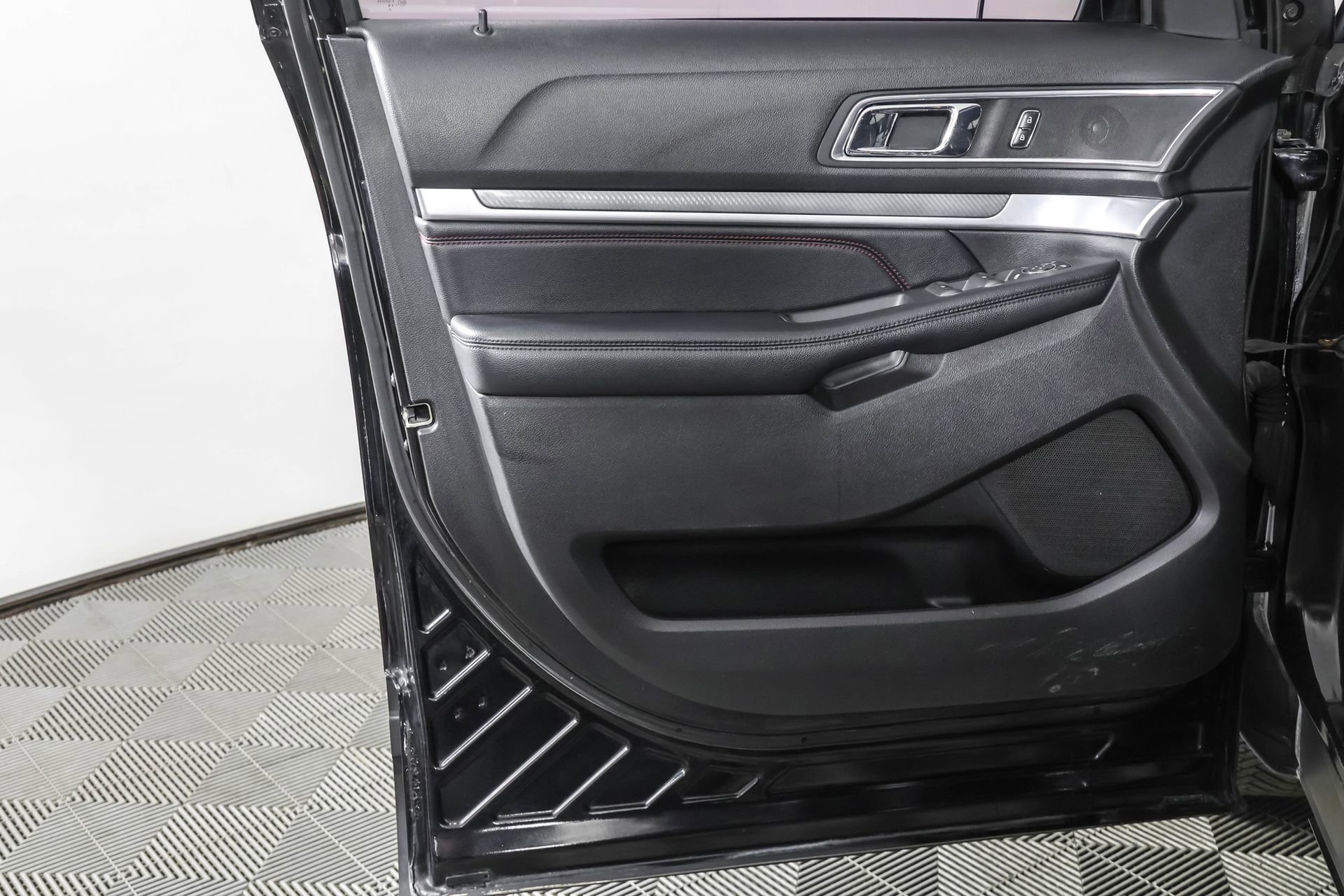 Used 2017 Ford Explorer Sport AWD/4WD image 34