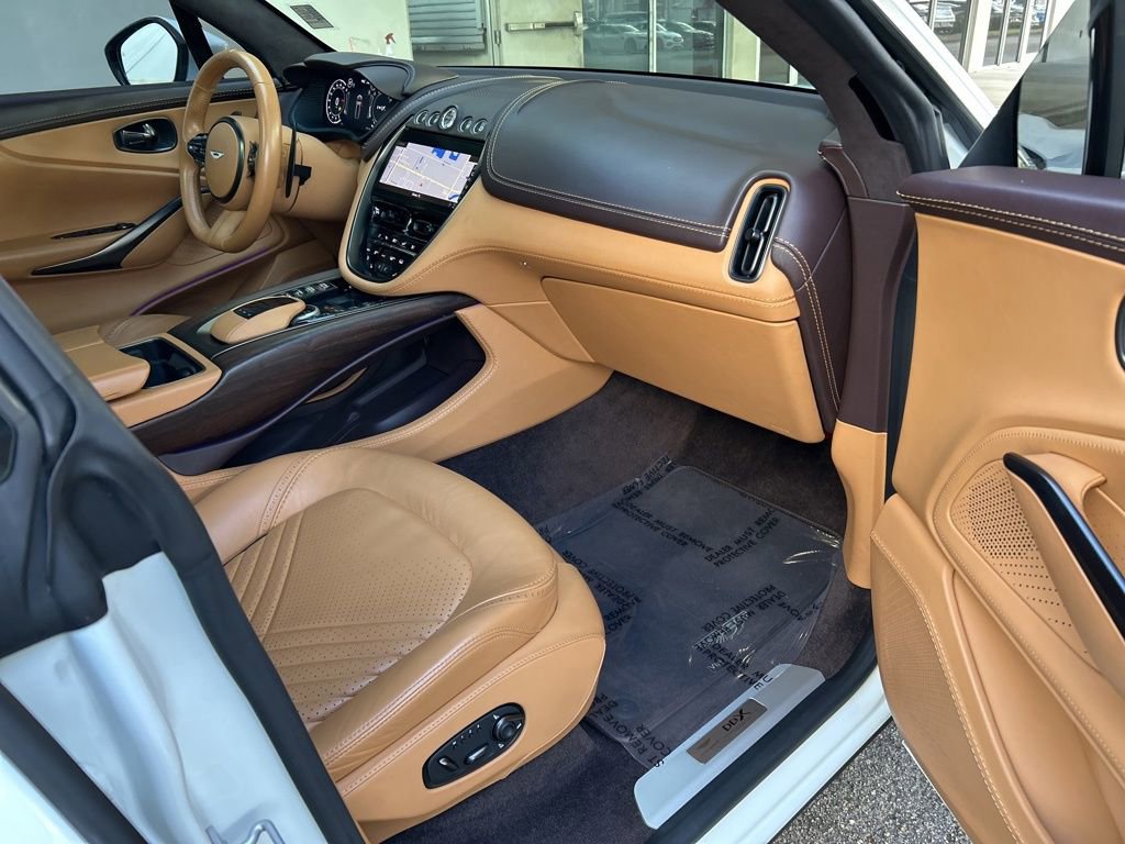 Used 2021 Aston Martin DBX image 31