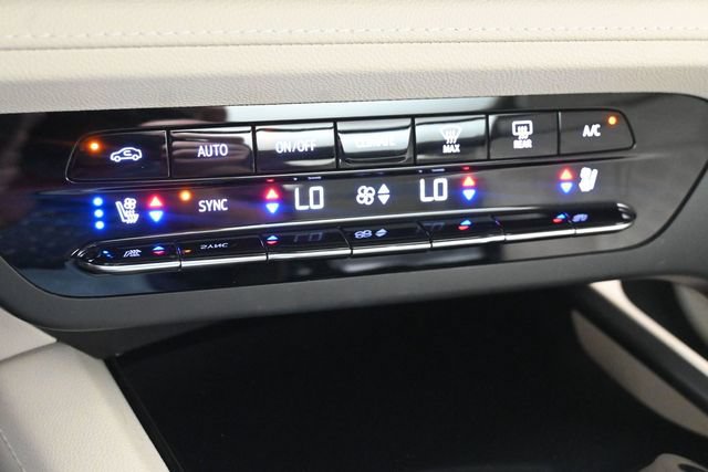 Used 2022 Buick Envision Avenir w/ Technology Package II AWD/4WD image 36