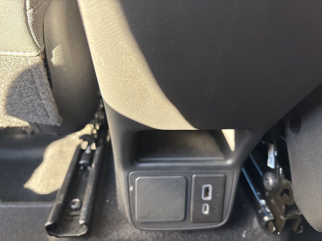 Used 2023 Buick Encore GX Select w/ Sport Touring Package image 21