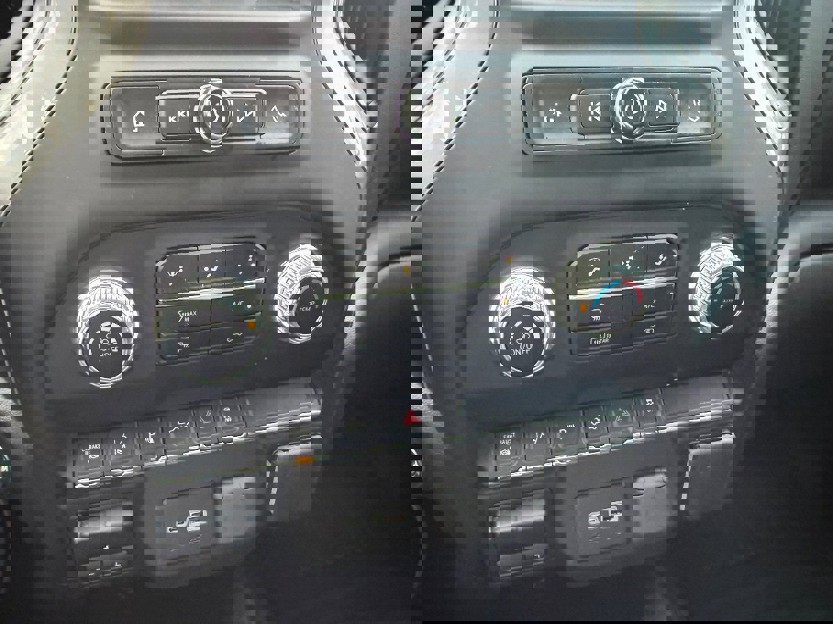 Used 2024 GMC Sierra 3500 Pro image 39