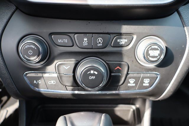 Used 2021 Jeep Cherokee Latitude Lux FWD image 20