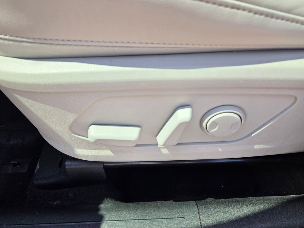 Used 2023 Kia Sorento S w/ Panoramic Sunroof Package image 5