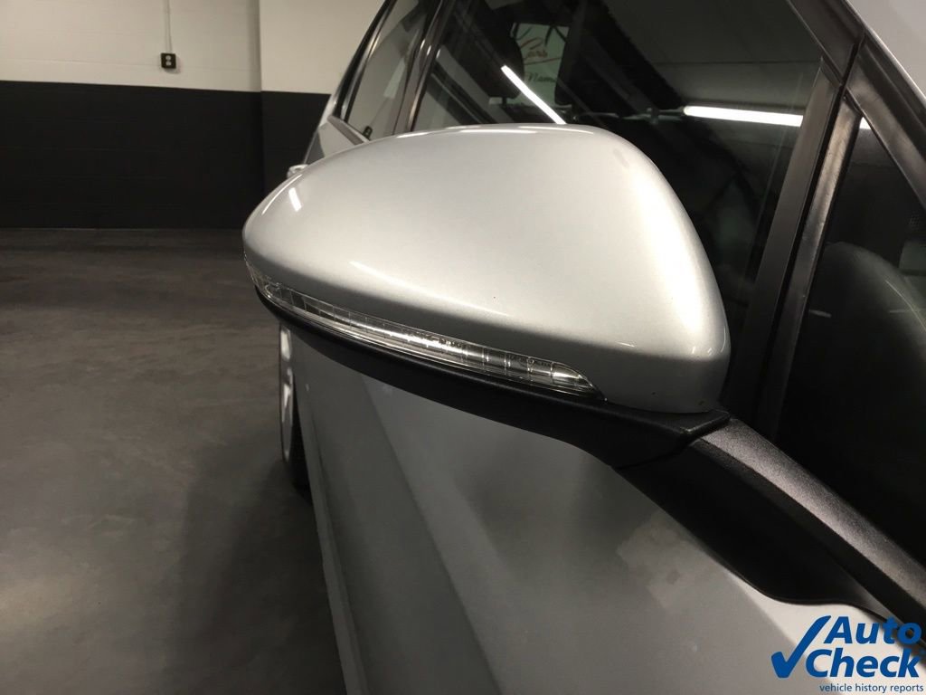 Used 2017 Volkswagen GTI SE image 15