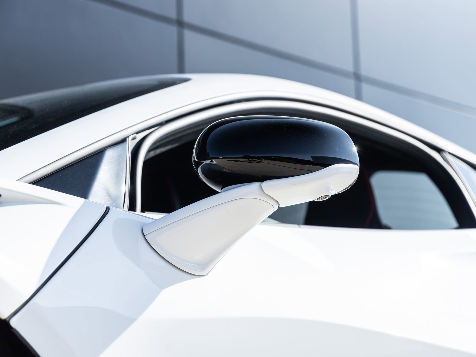 Used 2024 McLaren Artura image 16