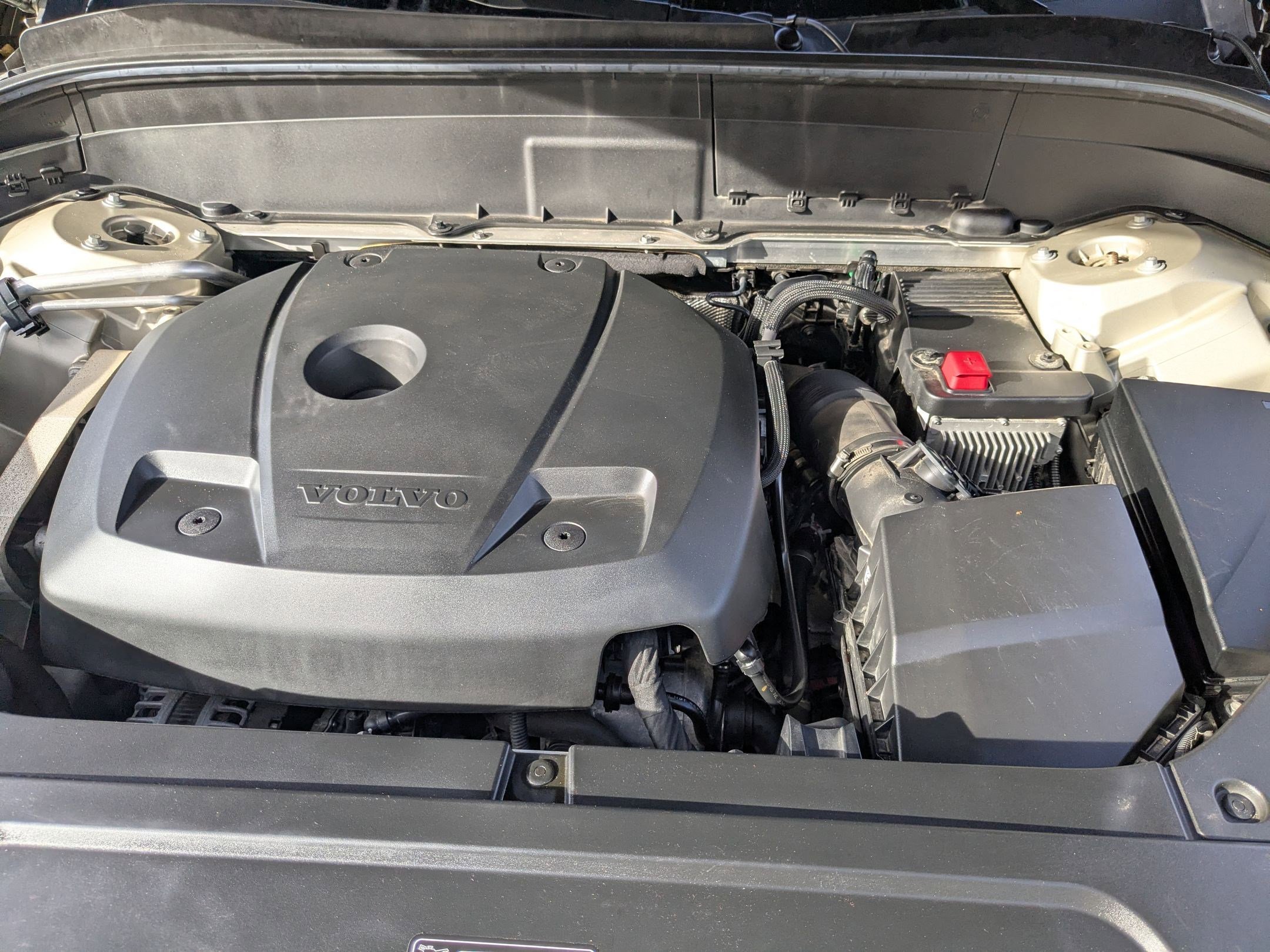 Used 2016 Volvo XC90 T5 Momentum image 32