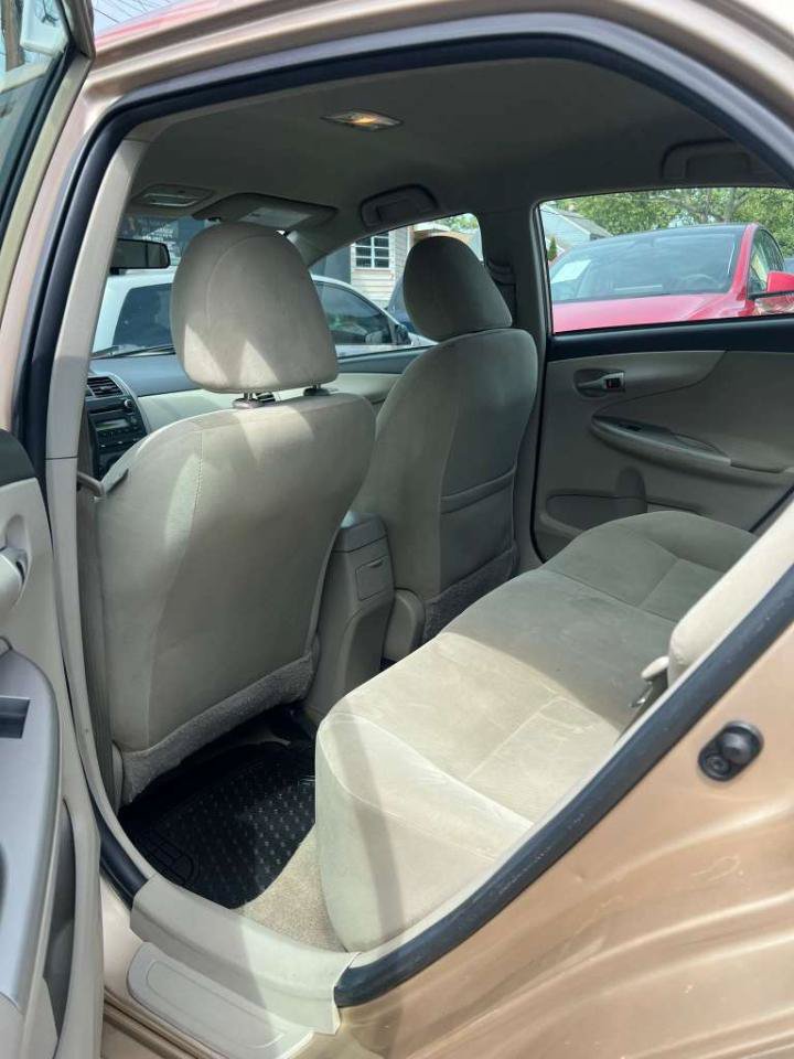 Used 2012 Toyota Corolla LE FWD image 24