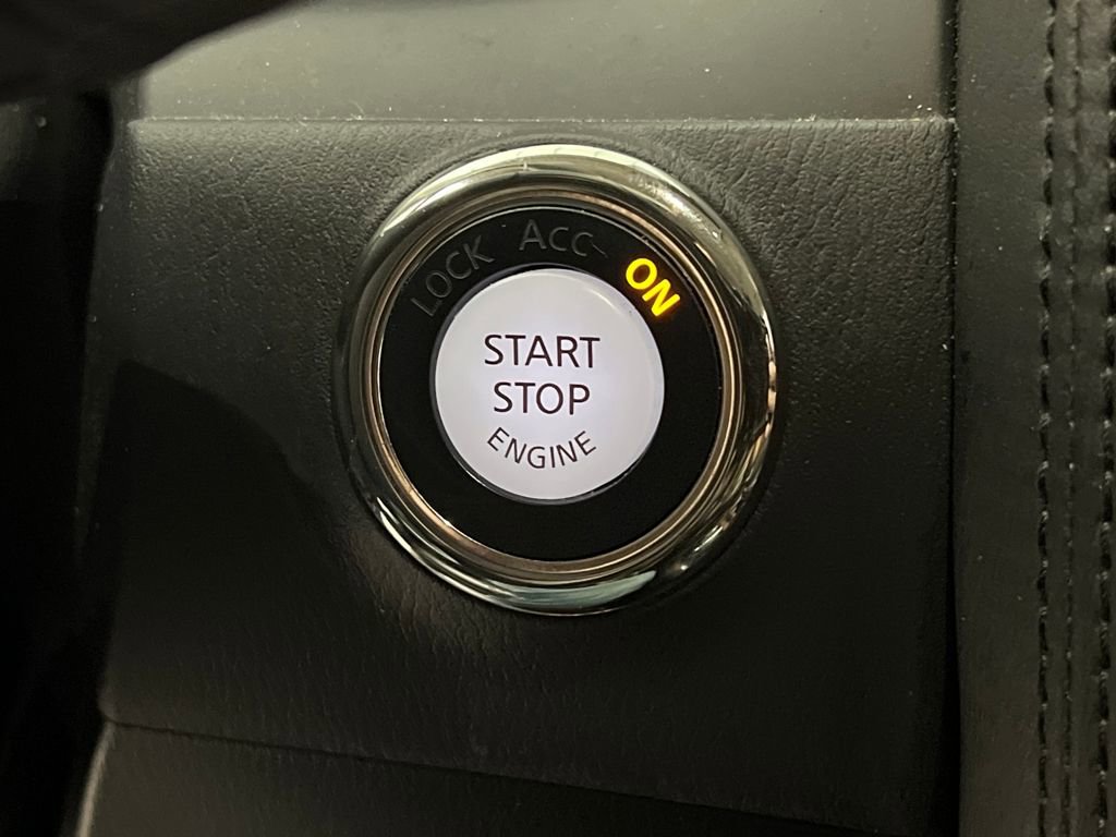 Used 2023 Nissan Armada SL w/ Captain's Chairs Package image 52