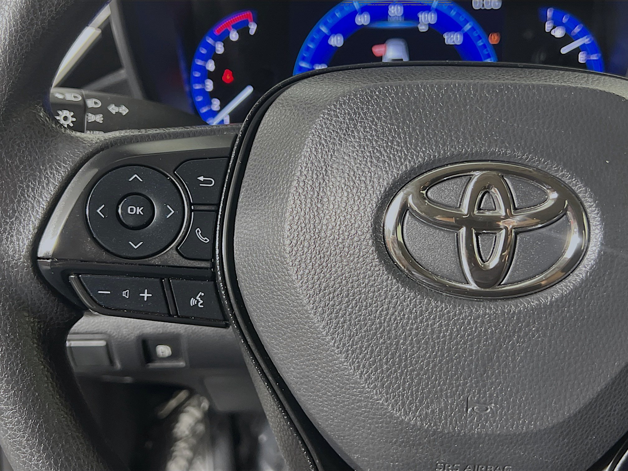Used 2022 Toyota Corolla LE FWD image 19