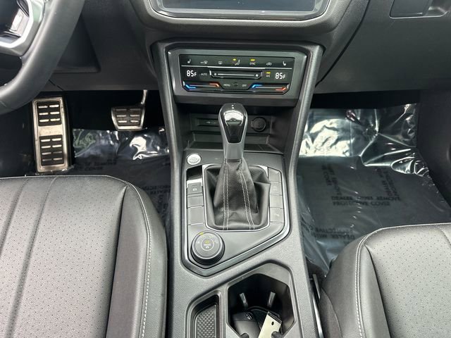 Used 2023 Volkswagen Tiguan SE R-Line AWD/4WD image 25