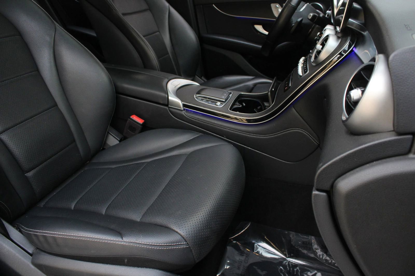 Used 2021 Mercedes-Benz GLC 300 4MATIC image 29