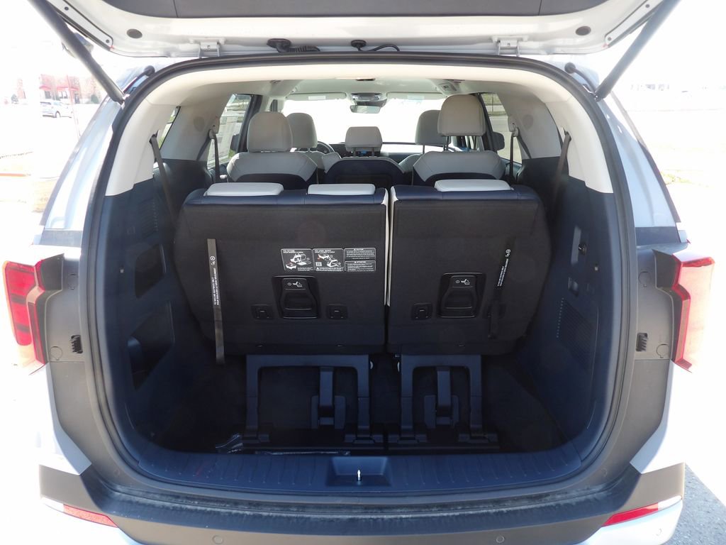 New 2026 Kia Carnival EX FWD image 8