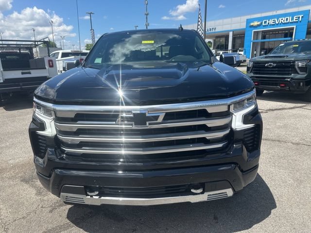 New 2026 Chevrolet Silverado 1500 High Country w/ LPO, Dark Essentials Package AWD/4WD image 8