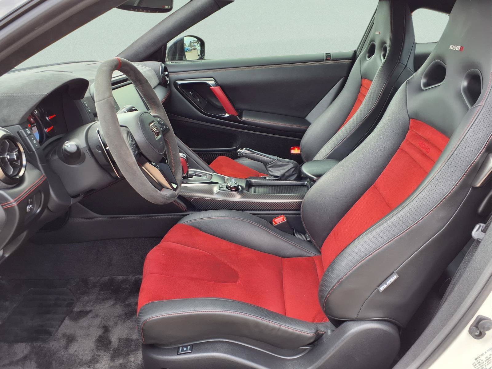 Used 2019 Nissan GT-R NISMO AWD/4WD image 16