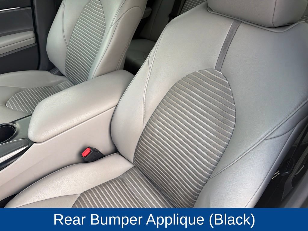 Used 2019 Toyota Camry SE w/ Carpet Mat Package FWD image 18