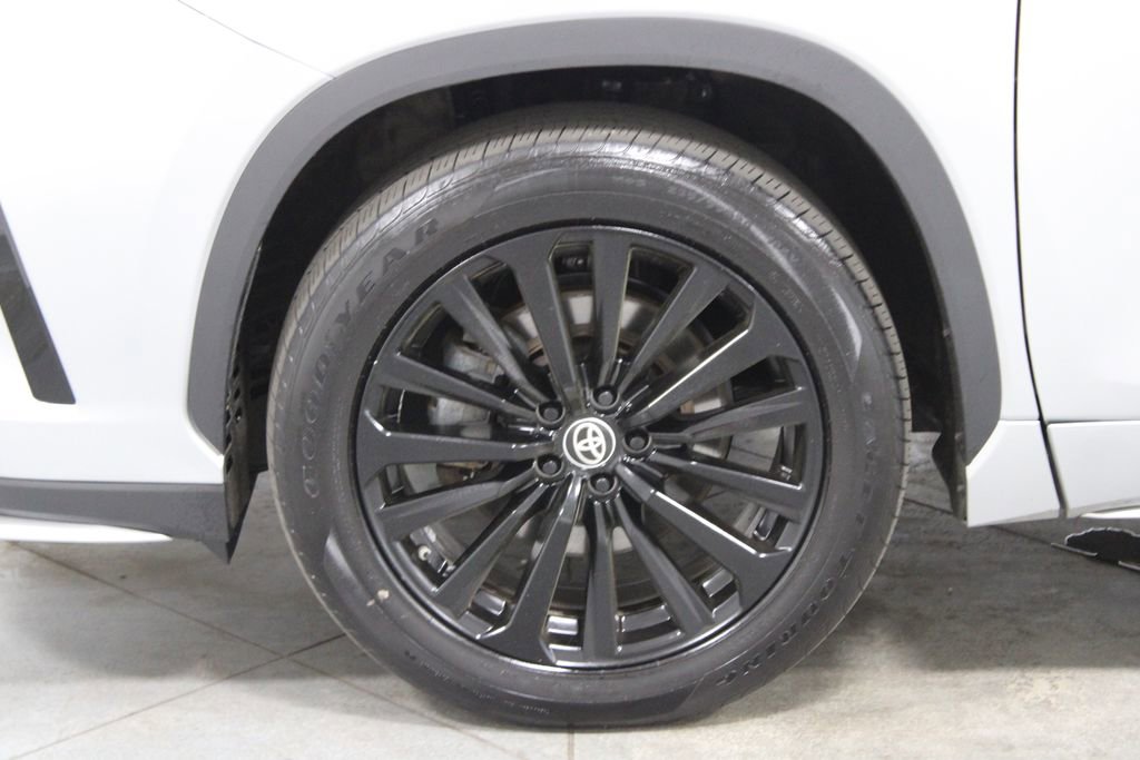 Used 2025 Toyota Highlander XSE image 18