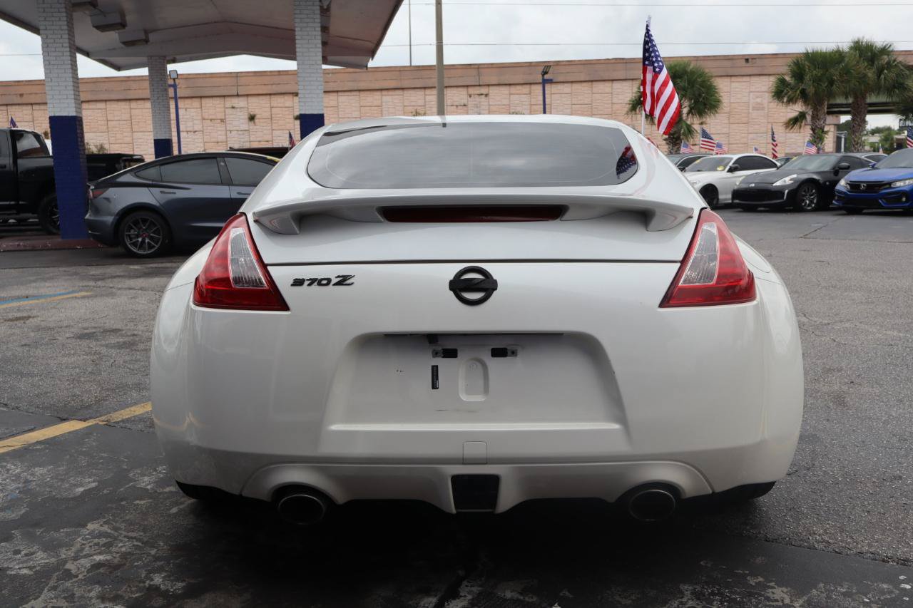 Used 2014 Nissan 370Z Coupe w/ Sport Package RWD image 4