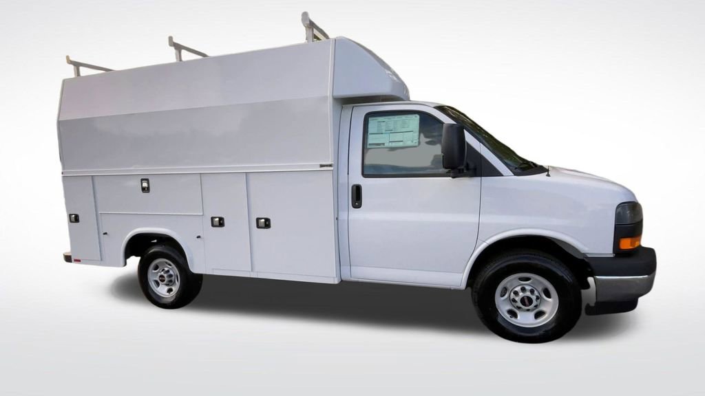 New 2025 GMC Savana 3500 w/ Power Convenience Package image 2