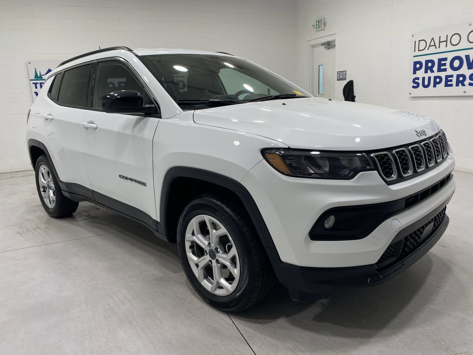 Used 2025 Jeep Compass Latitude video 2