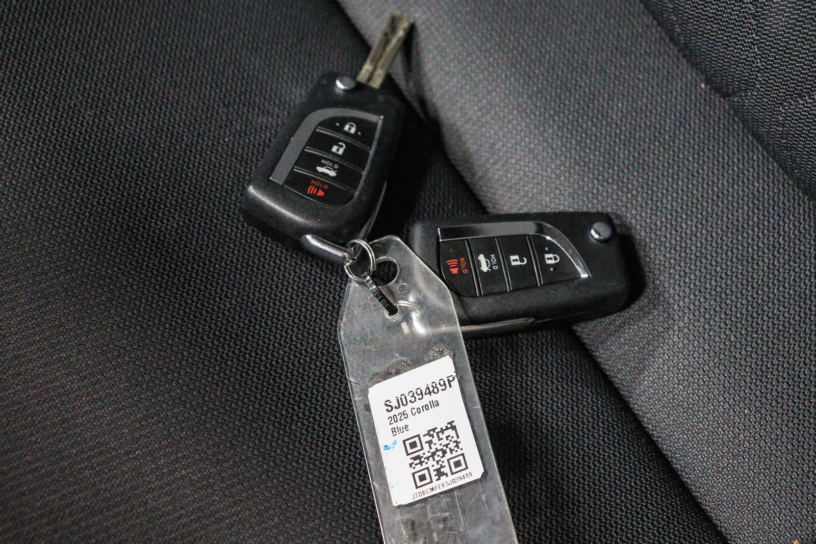 Certified 2025 Toyota Corolla LE FWD image 30