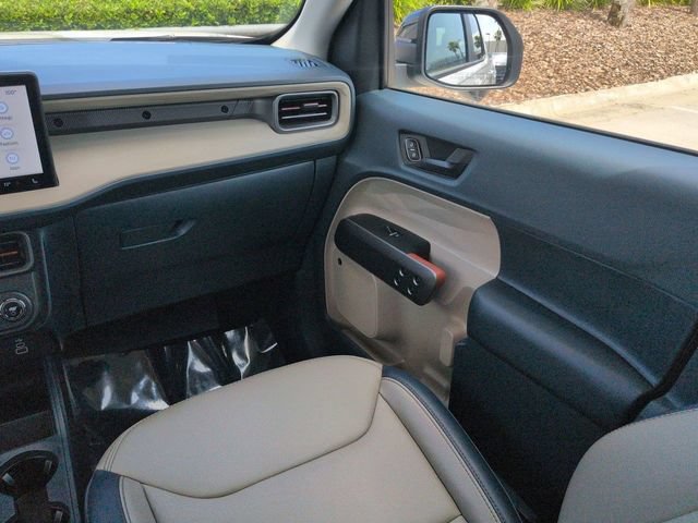 Certified 2025 Ford Maverick Lariat AWD/4WD image 17