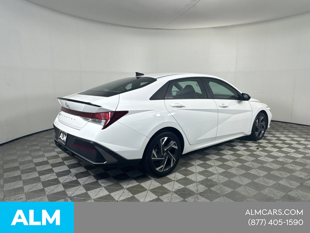 Used 2025 Hyundai Elantra Sport FWD image 6