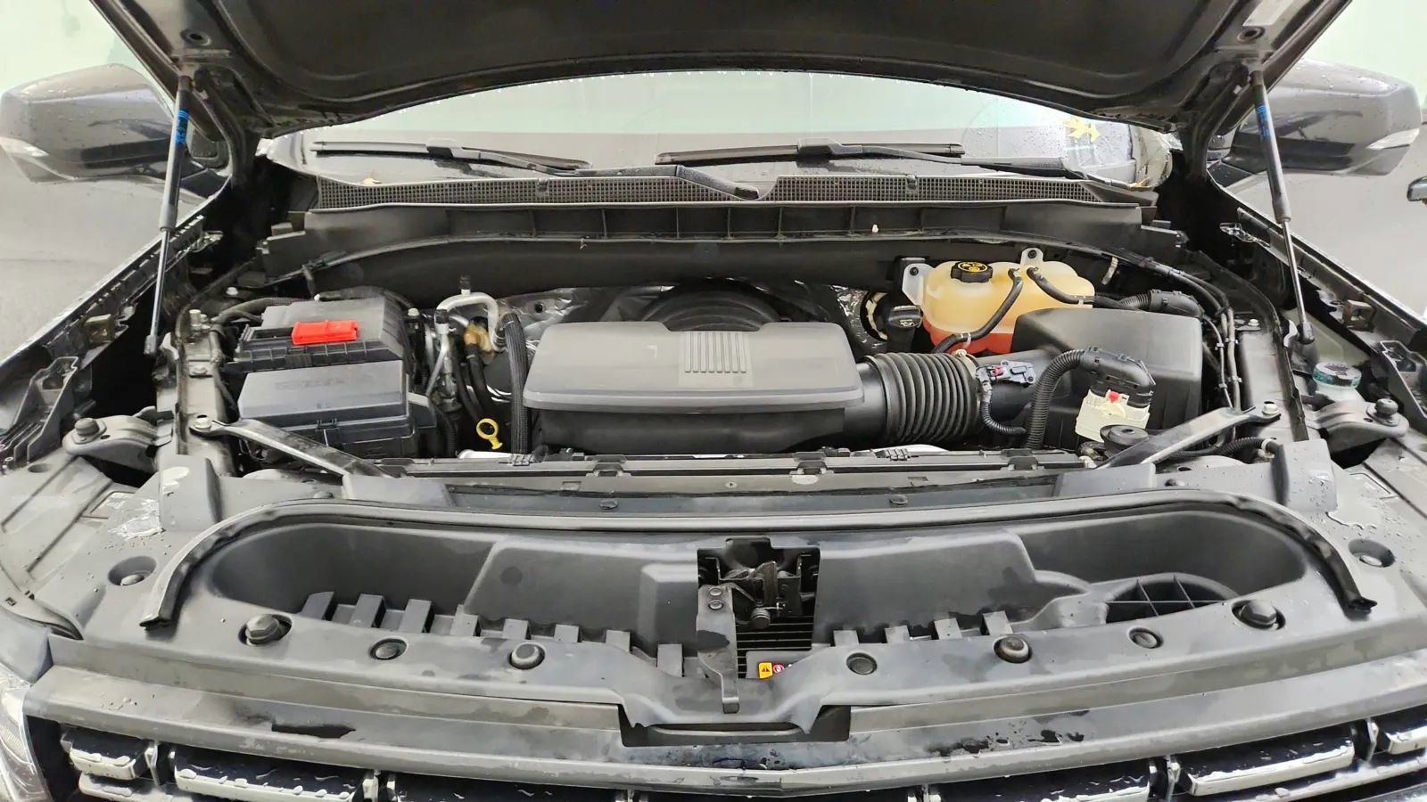 Used 2022 Chevrolet Suburban RST w/ Sport Performance Package image 20