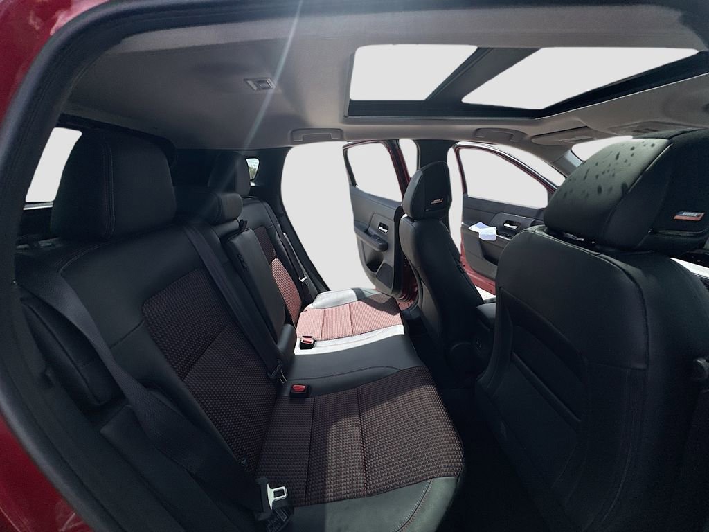 Used 2025 Nissan Kicks SR w/ SR Premium Package image 23