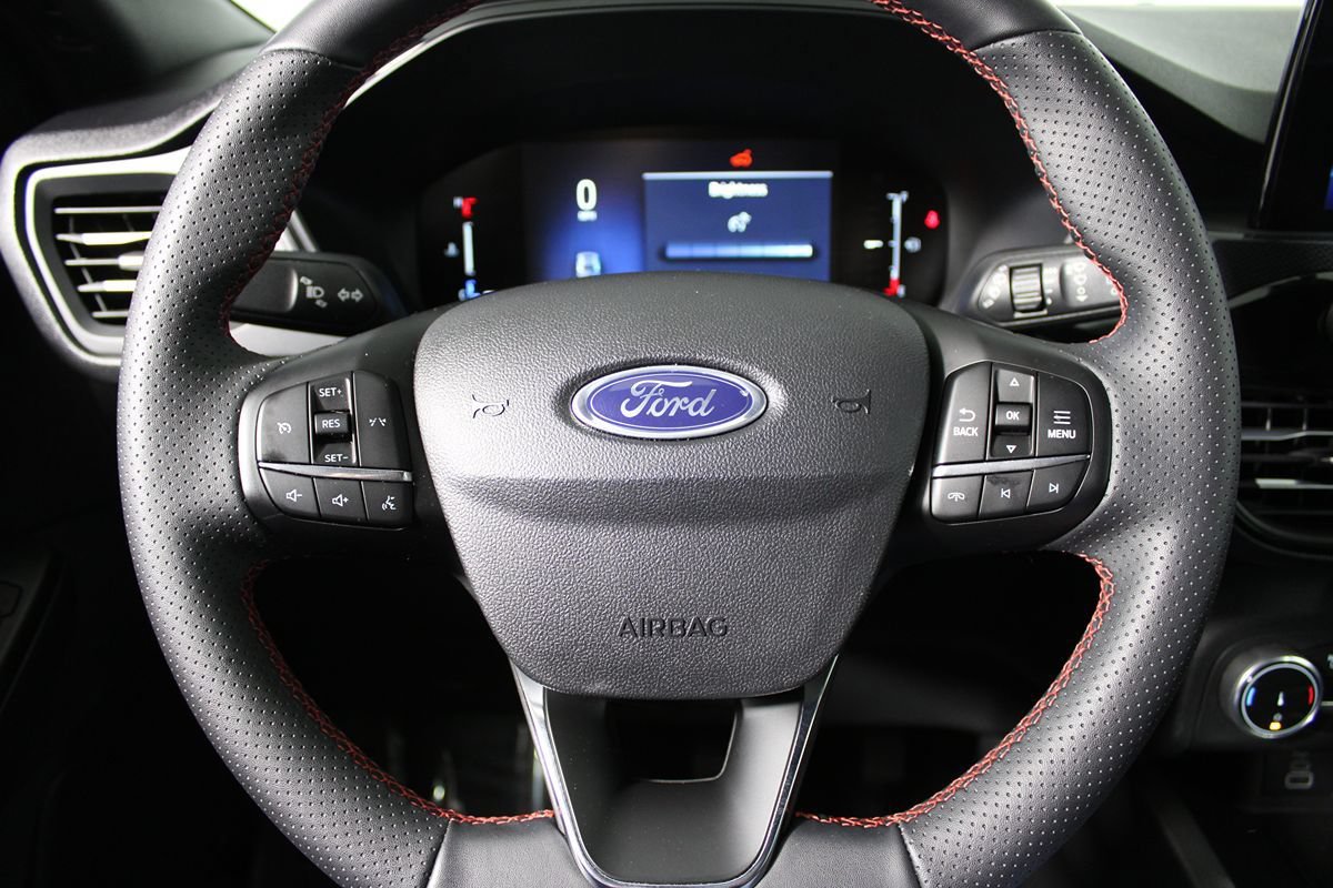 Used 2025 Ford Escape ST-Line FWD image 9