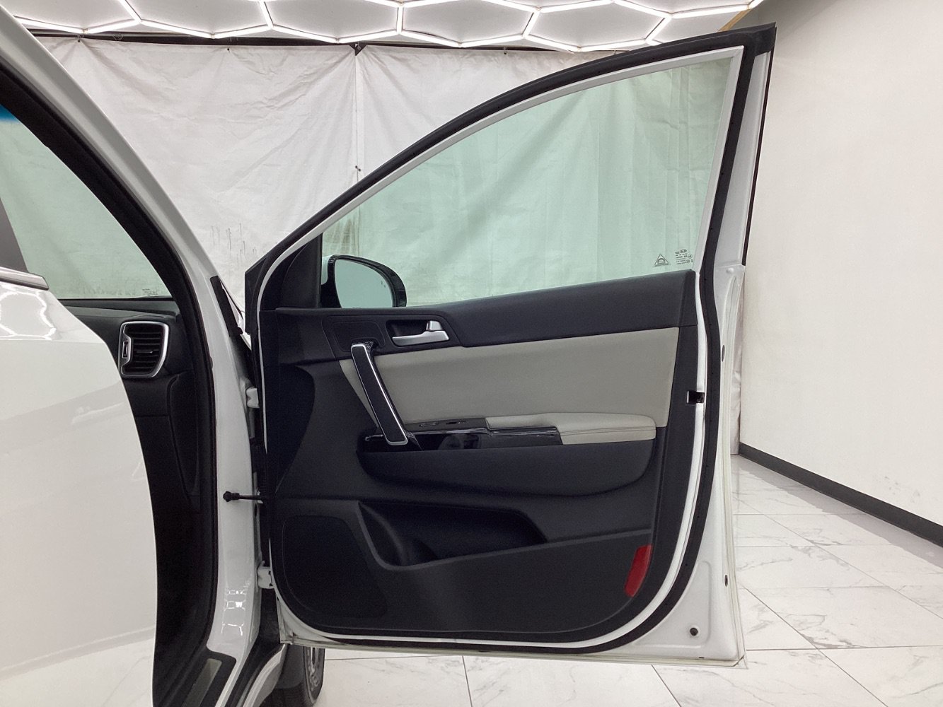 Used 2018 Kia Sportage EX w/ EX Sport Appearance Package AWD/4WD image 19