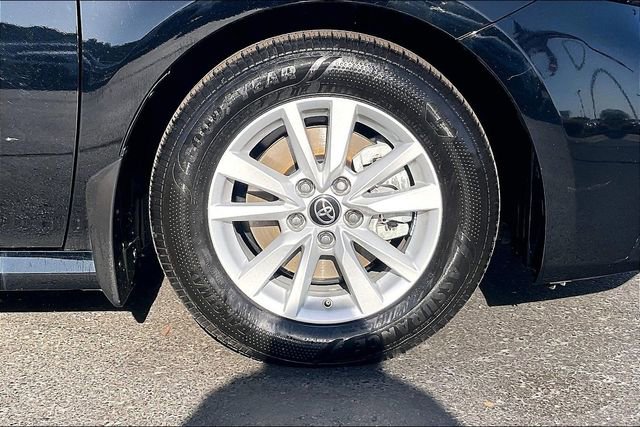 Used 2026 Toyota Camry LE w/ Convenience Package FWD image 9