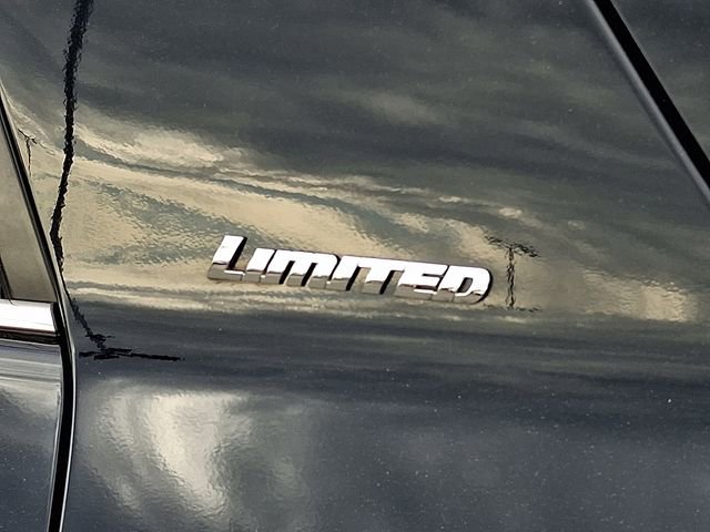 Used 2022 Toyota 4Runner Limited AWD/4WD image 26