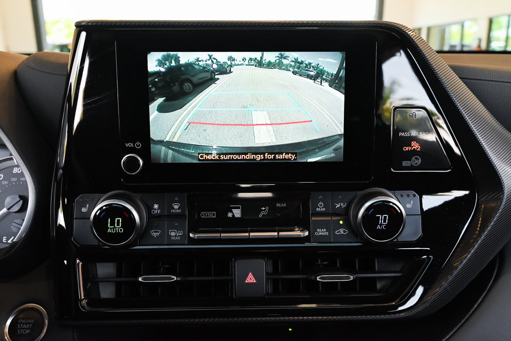 Used 2024 Toyota Highlander XSE FWD image 13