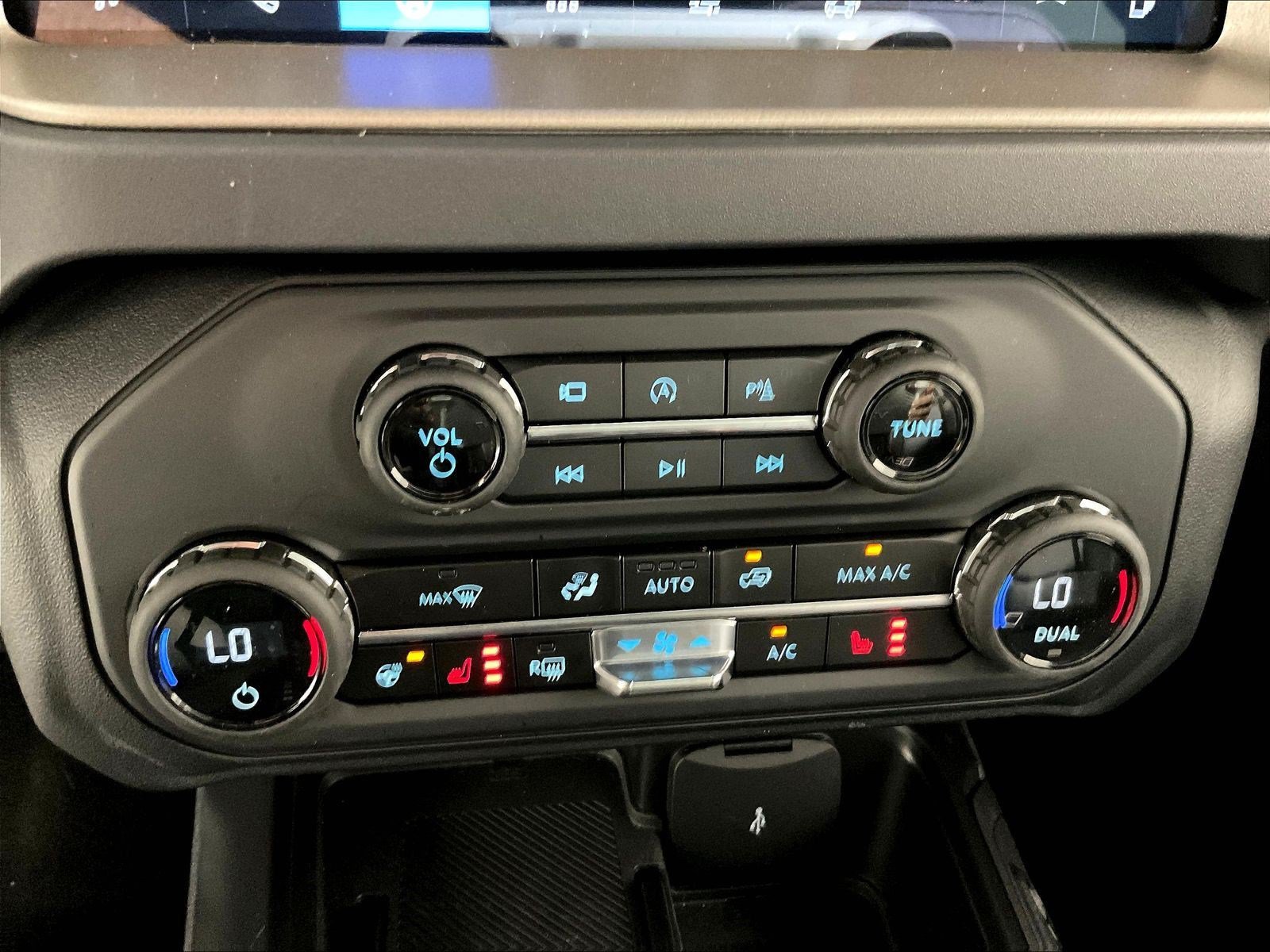 Used 2025 Ford Bronco Outer Banks AWD/4WD image 34