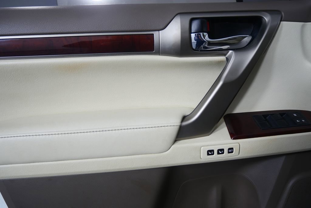 Used 2010 Lexus GX 460 image 9