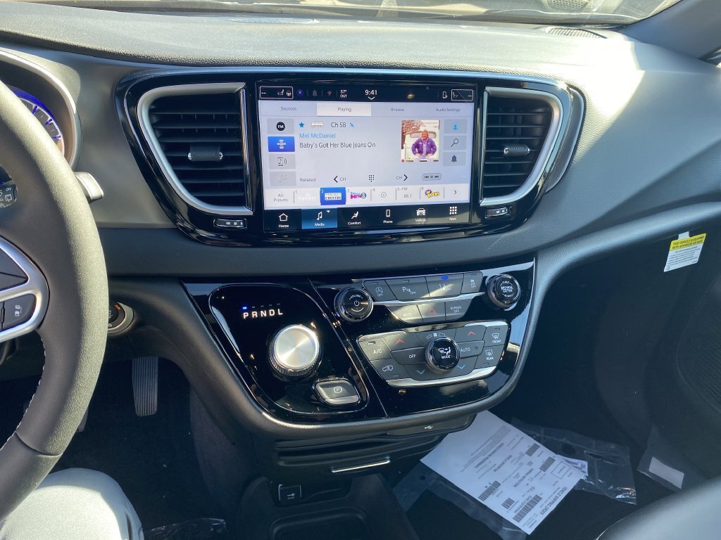 New 2026 Chrysler Voyager LX FWD image 11